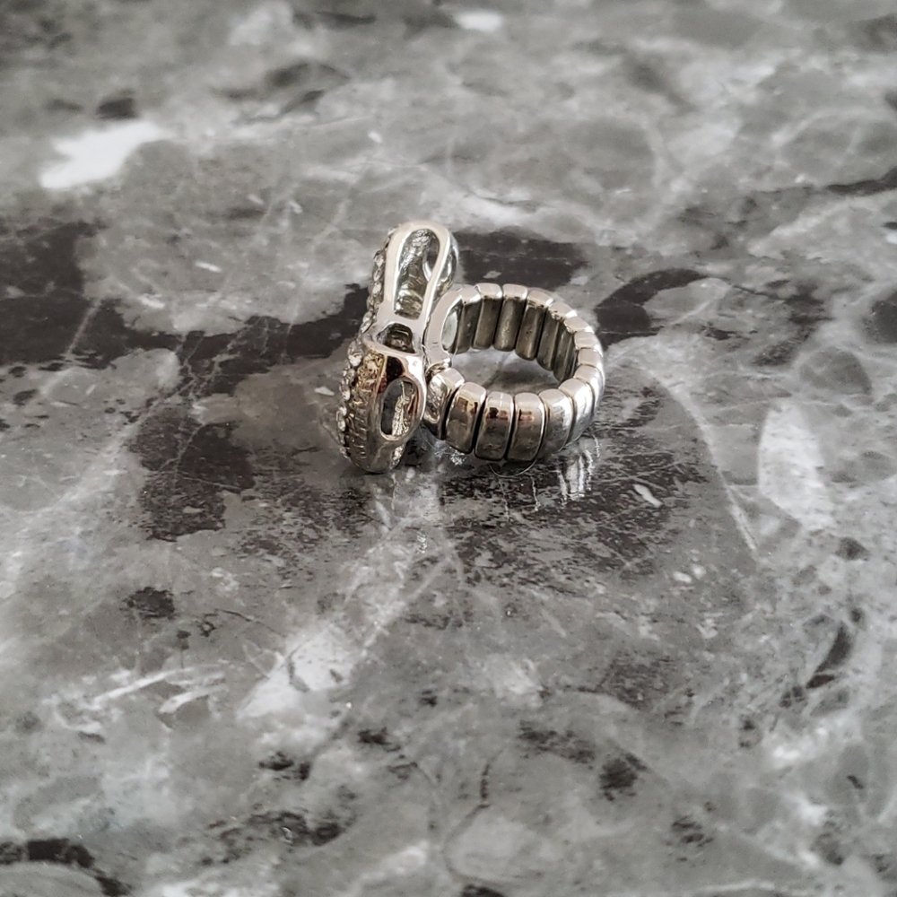 Ring - Picture 2 of 4